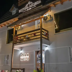 Bujtina Miqesia Couette-café